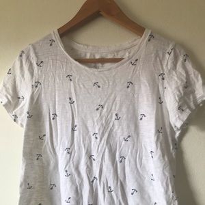 Old Navy short crop white and dark blue anchor pattern
